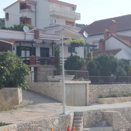 House Ojdana דירה